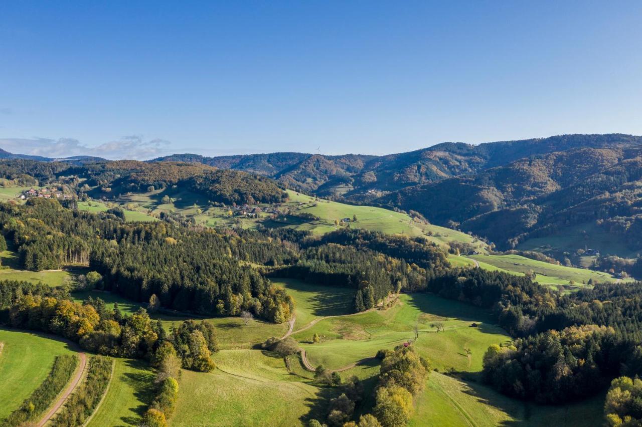 Hotel-Restaurant Sennhuette Im Herzen Des Suedschwarzwalds Kleines Wiesental Eksteriør billede